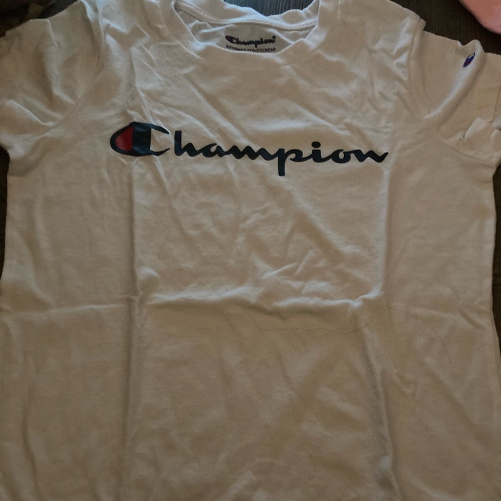 Basic white champion shirt